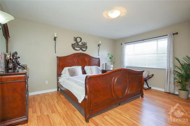 6354 Sablewood Place, Townhouse with 3 bedrooms, 3 bathrooms and 3 parking in Ottawa ON | Image 15