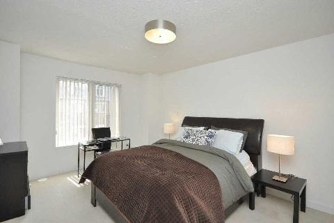 07 - 370 Square One Dr, Townhouse with 3 bedrooms, 3 bathrooms and 2 parking in Mississauga ON | Image 11