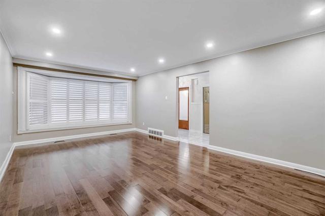43 Burbank Dr, House detached with 4 bedrooms, 3 bathrooms and 6 parking in Toronto ON | Image 39