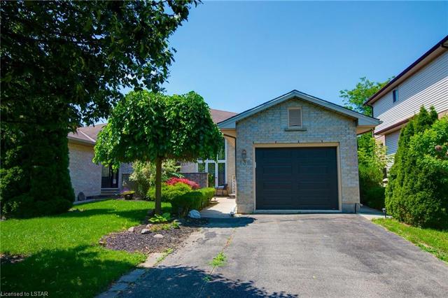 136 Cobblestone Street, House semidetached with 3 bedrooms, 2 bathrooms and 3 parking in London ON | Image 1