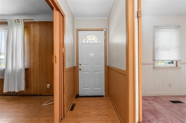 42 Queen Street, House detached with 2 bedrooms, 1 bathrooms and 5 parking in Smiths Falls ON | Image 12