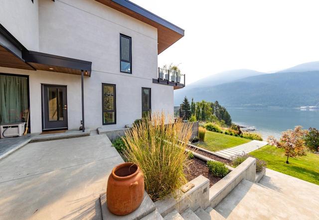 988 Highway 3a, House detached with 5 bedrooms, 5 bathrooms and null parking in Central Kootenay F BC | Image 60