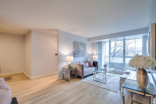 208 - 39 Pemberton Ave, Condo with 2 bedrooms, 2 bathrooms and 1 parking in Toronto ON | Image 12