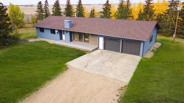 78512 Highway 744, House detached with 5 bedrooms, 3 bathrooms and null parking in Smoky River No. 130 AB | Image 1