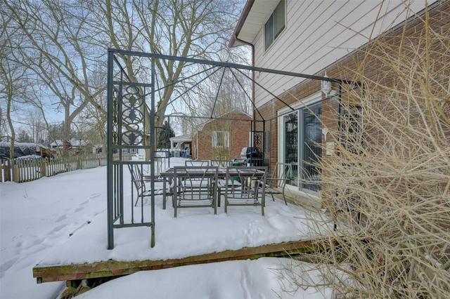 320 Birmingham St W, House detached with 4 bedrooms, 2 bathrooms and 3 parking in Wellington North ON | Image 29