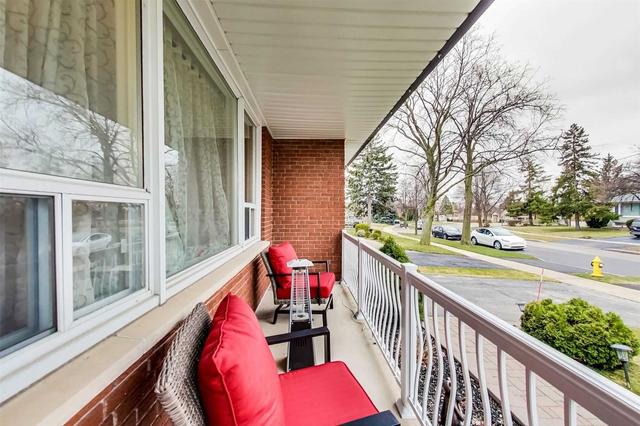 9 Indianola Dr, House detached with 3 bedrooms, 2 bathrooms and 3 parking in Toronto ON | Image 12