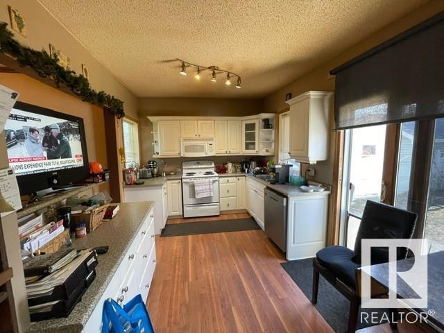 11322 96 St Nw, House detached with 3 bedrooms, 1 bathrooms and 4 parking in Edmonton AB | Image 13