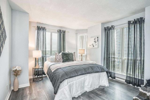 1002 - 18 Lee Centre Dr, Condo with 3 bedrooms, 2 bathrooms and 1 parking in Toronto ON | Image 14