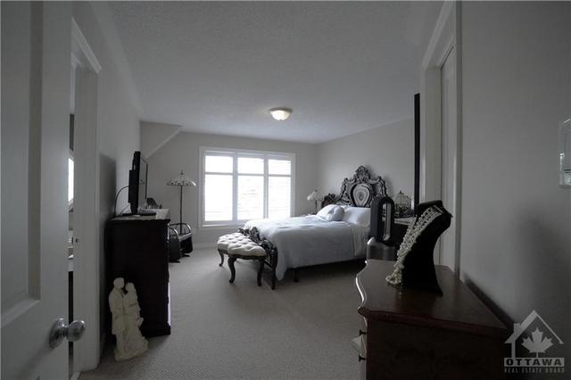 201 Espin Heights, Home with 3 bedrooms, 3 bathrooms and 3 parking in Ottawa ON | Image 10