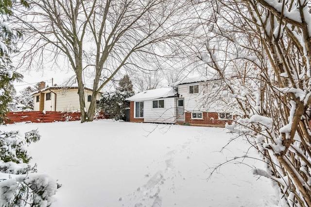 356 Dunlop Cres, House detached with 3 bedrooms, 2 bathrooms and 3 parking in Burlington ON | Image 33