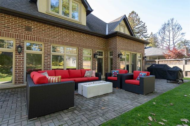 1381 Hollyrood Ave, House detached with 5 bedrooms, 3 bathrooms and 10 parking in Mississauga ON | Image 25