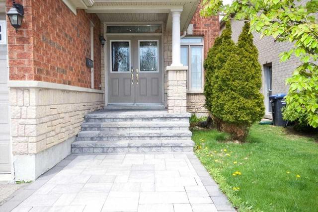 5095 Preservation Circ, House detached with 4 bedrooms, 4 bathrooms and 2 parking in Mississauga ON | Image 2