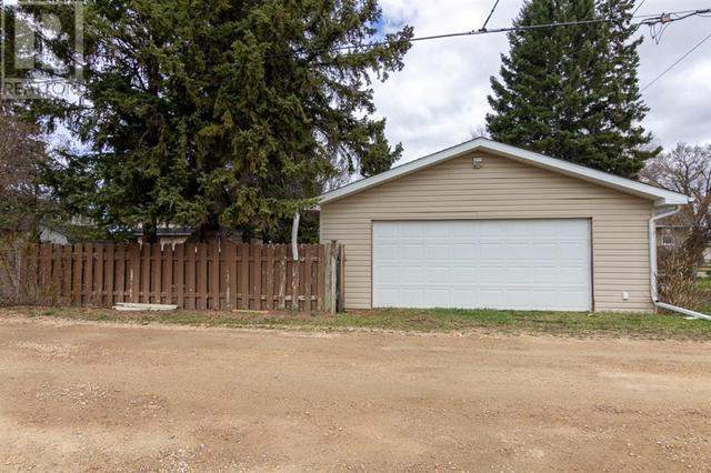 3646 41 Avenue, House detached with 2 bedrooms, 1 bathrooms and 4 parking in Red Deer AB | Image 17