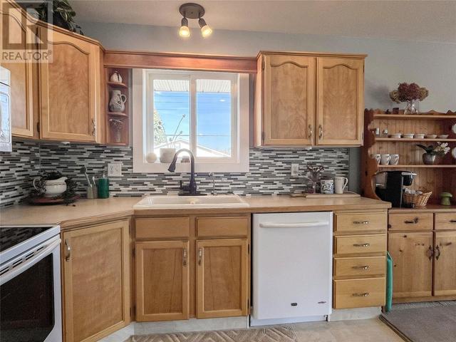18 - 14008 Victoria Road, House attached with 2 bedrooms, 1 bathrooms and 1 parking in Summerland BC | Image 8