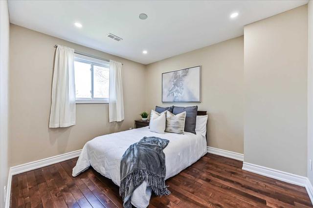 265 Cherokee Blvd, House semidetached with 4 bedrooms, 4 bathrooms and 5 parking in Toronto ON | Image 15