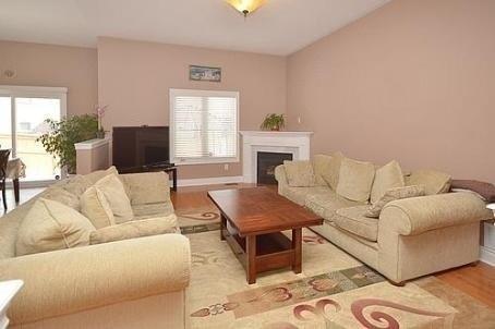 25 Hugo Rd, House detached with 3 bedrooms, 3 bathrooms and 2 parking in Brampton ON | Image 6