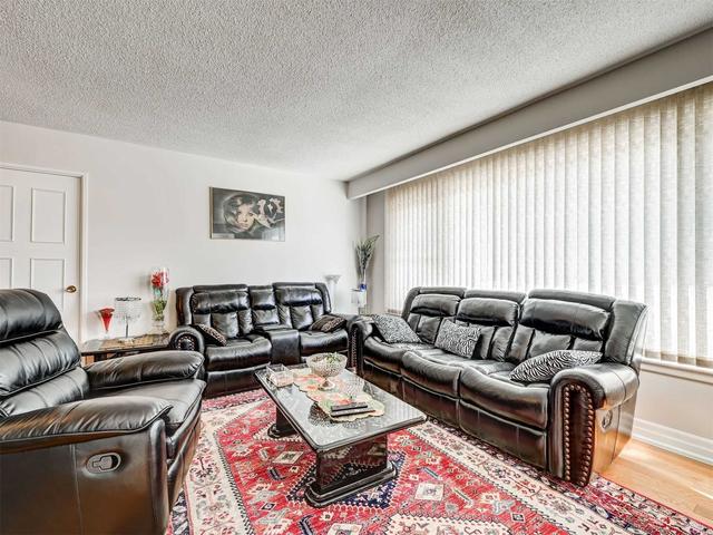 115 Glen Springs Dr, House semidetached with 3 bedrooms, 2 bathrooms and 6 parking in Toronto ON | Image 25