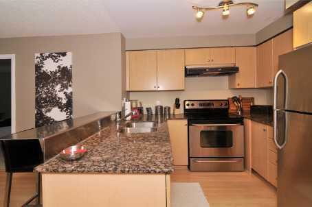 512 - 185 Legion Rd, Condo with 2 bedrooms, 2 bathrooms and 1 parking in Toronto ON | Image 3
