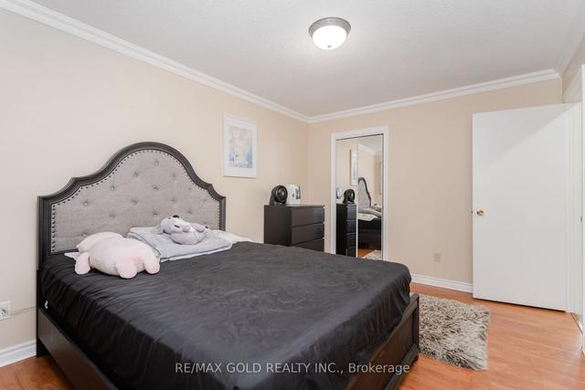 78 Deerpark Cres, House detached with 3 bedrooms, 3 bathrooms and 5 parking in Brampton ON | Image 9