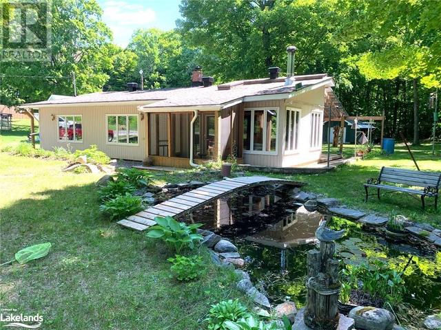 1038 East Bay Road, House detached with 2 bedrooms, 1 bathrooms and 2 parking in Muskoka Lakes ON | Image 1
