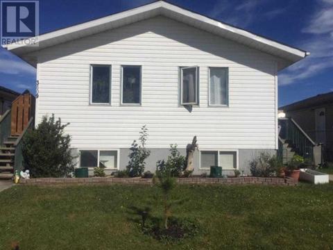 3609 55 Avenue, House detached with 3 bedrooms, 2 bathrooms and 3 parking in Whitecourt AB | Card Image