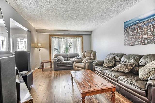 121 Huron Heights Dr, House semidetached with 4 bedrooms, 3 bathrooms and 4 parking in Newmarket ON | Image 36