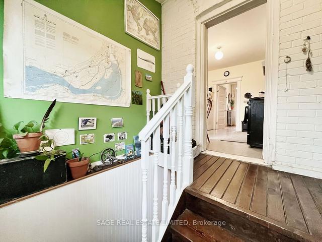 35 Muir Ave, House detached with 3 bedrooms, 2 bathrooms and 1 parking in Toronto ON | Image 10