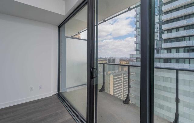 1807 - 161 Roehampton Ave, Condo with 2 bedrooms, 2 bathrooms and 1 parking in Toronto ON | Image 8