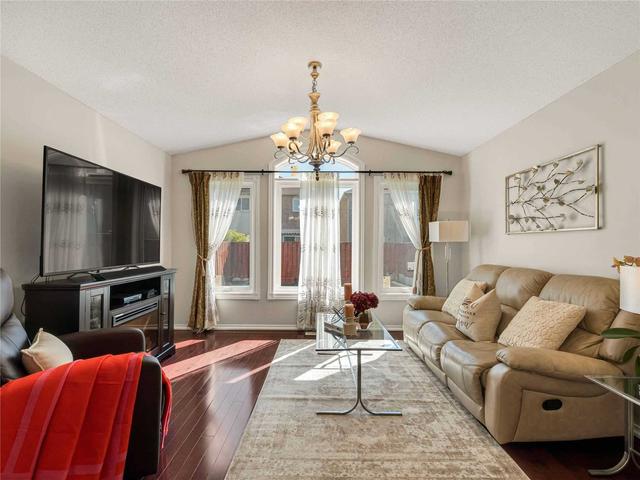 7314 Cork Tree Row, House semidetached with 3 bedrooms, 4 bathrooms and 3 parking in Mississauga ON | Image 9