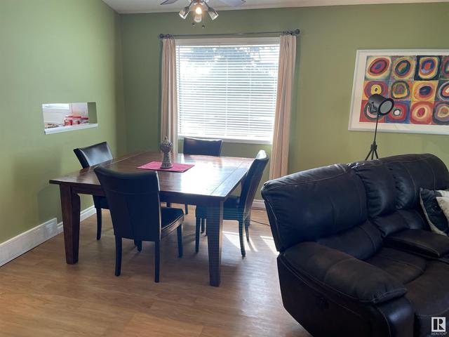 1 - 9505 176 St Nw, House attached with 2 bedrooms, 1 bathrooms and 2 parking in Edmonton AB | Image 6