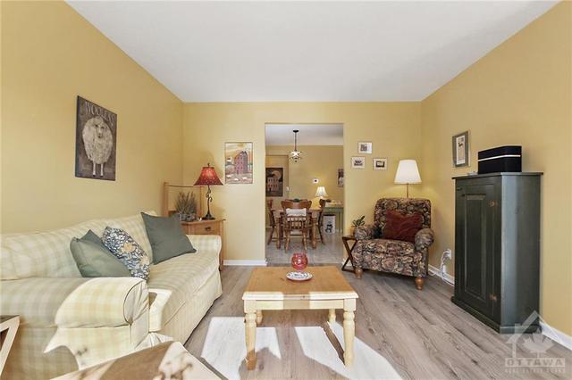 86 Stephen Street, Home with 4 bedrooms, 2 bathrooms and 2 parking in Smiths Falls ON | Image 7