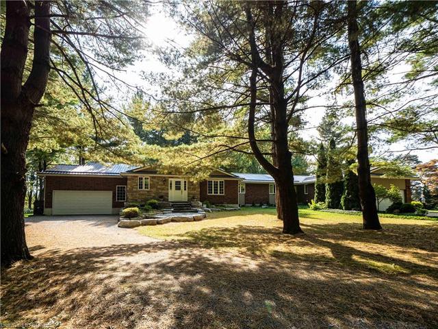 1088 Highway 24, House detached with 4 bedrooms, 3 bathrooms and 12 parking in Norfolk County ON | Image 1
