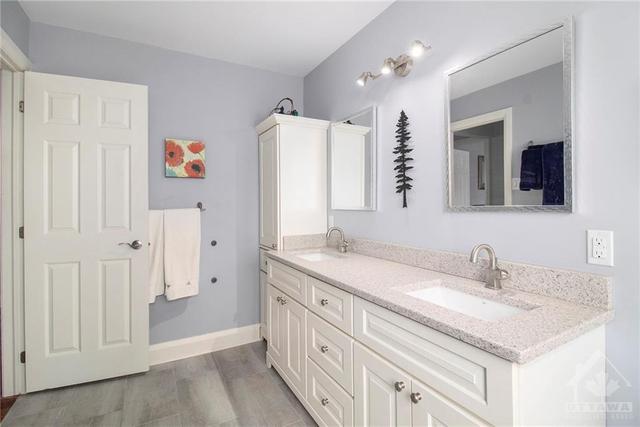 Main bath with double sinks no fights at bedtime! | Image 24