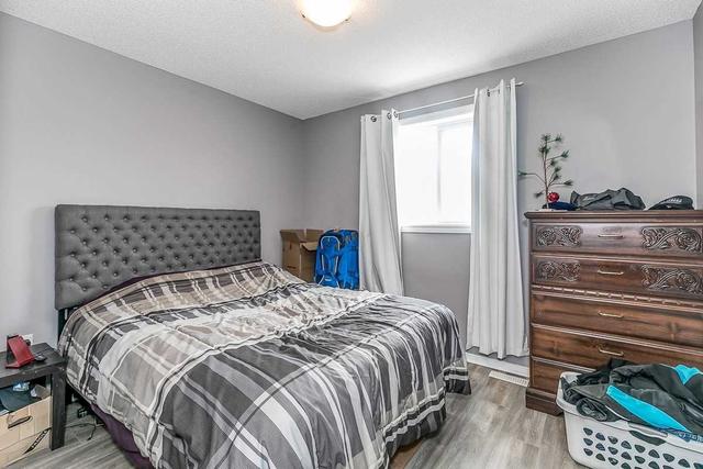 20 Patrick Dr, House detached with 3 bedrooms, 2 bathrooms and 6 parking in Barrie ON | Image 9