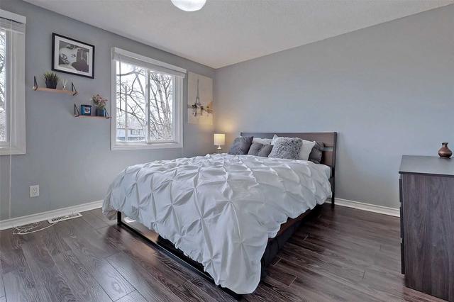 554 Balsam Cres, House semidetached with 3 bedrooms, 2 bathrooms and 2 parking in Oshawa ON | Image 4