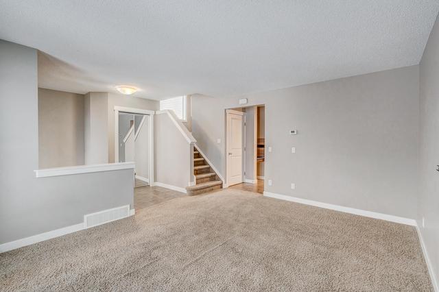 2 Panora View Nw, Home with 3 bedrooms, 1 bathrooms and 2 parking in Calgary AB | Image 12
