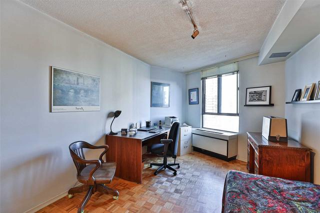 e31 - 300 Mill Rd, Condo with 2 bedrooms, 2 bathrooms and 1 parking in Toronto ON | Image 10