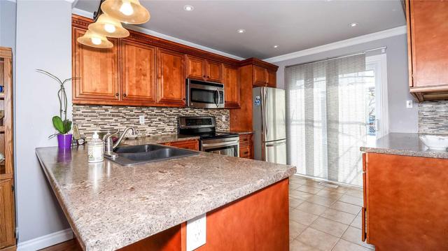 79 Mccarthy Cres, House detached with 3 bedrooms, 2 bathrooms and 2 parking in Essa ON | Image 6