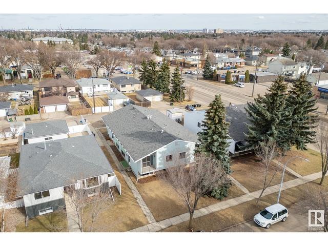 10611 80 St Nw, House attached with 3 bedrooms, 1 bathrooms and null parking in Edmonton AB | Image 2