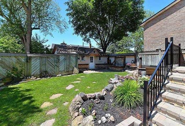 106 Shaver Ave N, House detached with 2 bedrooms, 2 bathrooms and 2 parking in Toronto ON | Image 18