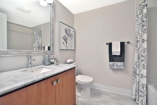B - 1024 Islington Ave, Townhouse with 3 bedrooms, 3 bathrooms and 1 parking in Toronto ON | Image 12
