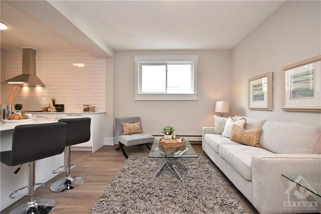 2 - 375 Mackay Street, Condo with 3 bedrooms, 1 bathrooms and null parking in Ottawa ON | Image 3