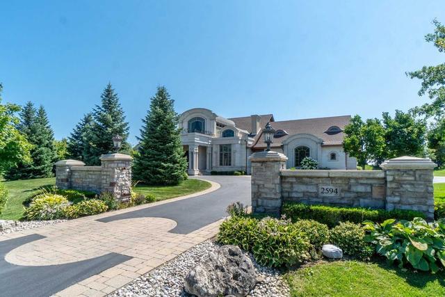 2594 Bluffs Way, House detached with 4 bedrooms, 6 bathrooms and 13 parking in Burlington ON | Image 1