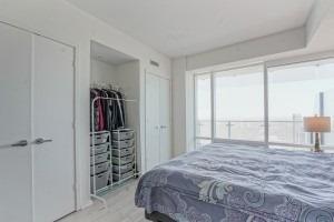 5001 - 1 Bloor St E, Condo with 2 bedrooms, 3 bathrooms and 1 parking in Toronto ON | Image 13
