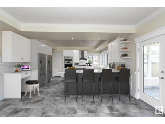 9009 Saskatchewan Dr Nw, House detached with 5 bedrooms, 4 bathrooms and null parking in Edmonton AB | Image 10