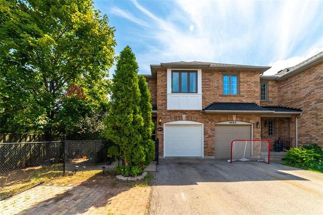 4487 Victory Court, House attached with 3 bedrooms, 2 bathrooms and 2 parking in Burlington ON | Image 3