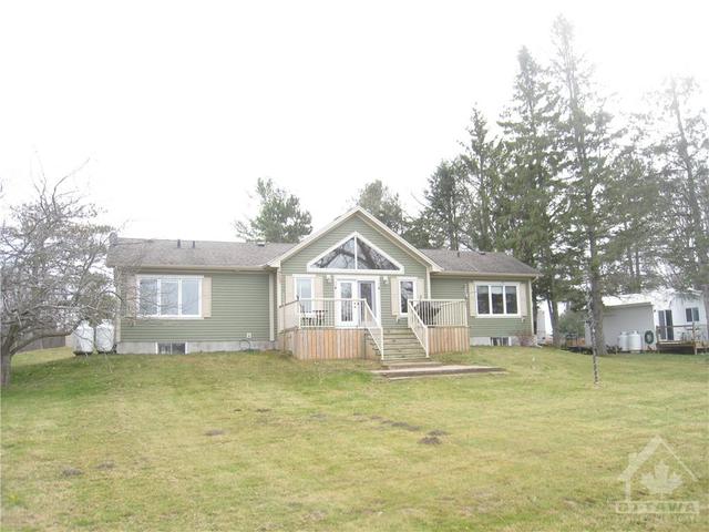 3978 Sheila's Way, House detached with 2 bedrooms, 2 bathrooms and 6 parking in North Grenville ON | Image 30