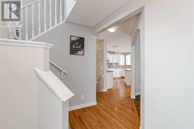 71 Wentworth Circle Sw, House detached with 4 bedrooms, 3 bathrooms and 4 parking in Calgary AB | Image 4