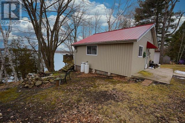 3515 Buck Point Road, Home with 1 bedrooms, 1 bathrooms and null parking in South Frontenac ON | Image 2