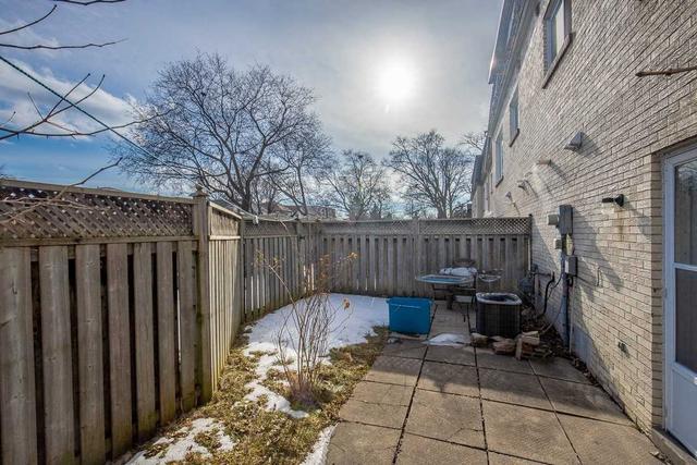 2 Courville Coach Way, Townhouse with 4 bedrooms, 3 bathrooms and 2 parking in Toronto ON | Image 13